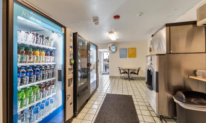 Grand Junction Hotel | Motel 6 Grand Junction, CO