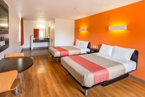 North Arlington Hotel | Motel 6-Grand Prairie, TX - Near Six Flags Drive