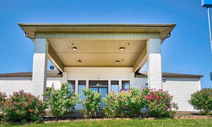 Grand Rivers Hotel | Motel 6 Grand Rivers, KY