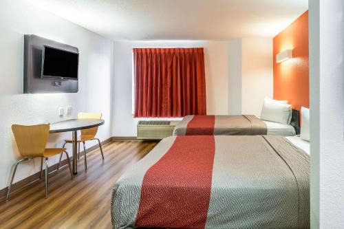 Harvey Hotel | Motel 6-Harvey, IL