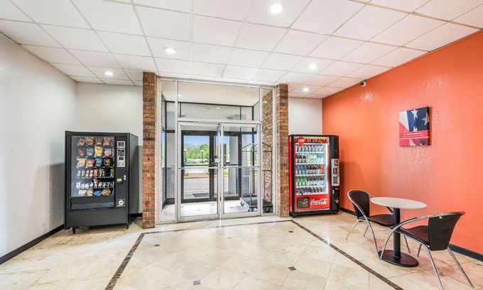 Henderson Hotel | Motel 6 Henderson, TX