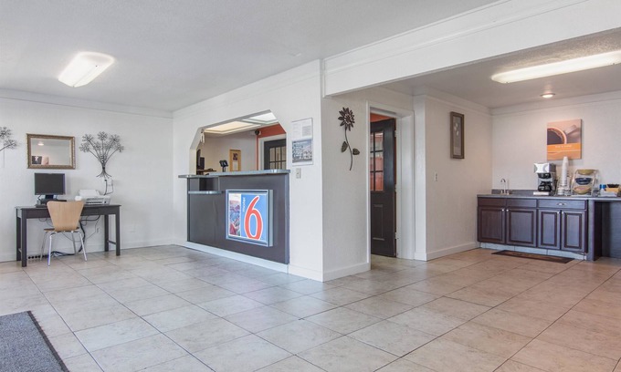 Hope Hotel | Motel 6 Hope, AR