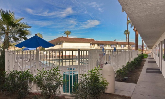 Indio Hotel | Motel 6 Indio, CA - Palm Springs