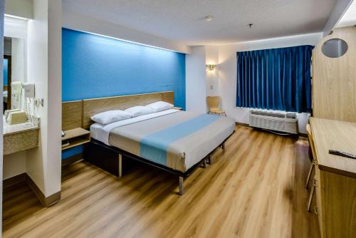 Barker Hotel | Motel 6-Katy, TX - Houston