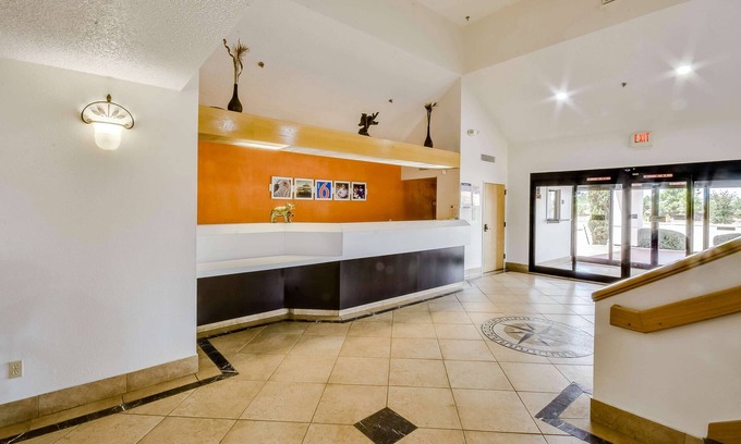 Barker Hotel | Motel 6 Katy, TX - Houston