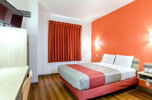 Kearney Hotel | Motel 6-Kearney, NE