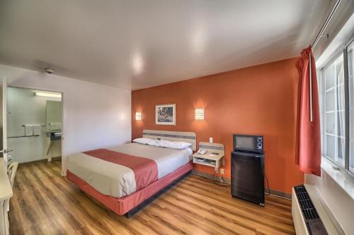 Kerrville Hotel | Motel 6-Kerrville, TX