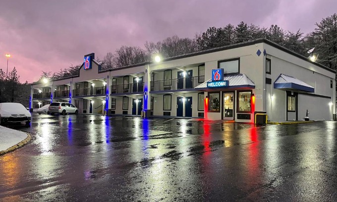 Kingston Hotel | Motel 6-Kingston, TN