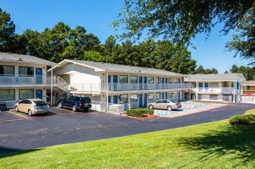 Longview Hotel | Motel 6-Longview, TX