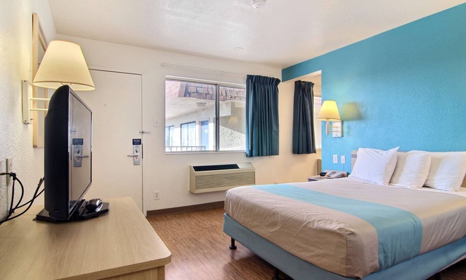 Lubbock Hotel | Motel 6 Lubbock, TX