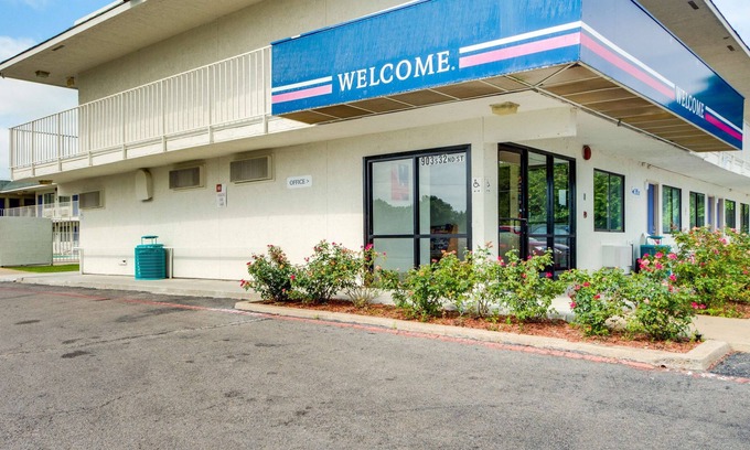 Muskogee Hotel | Motel 6 Muskogee, OK