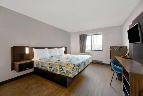 Oak Creek Hotel | Motel 6-Oak Creek, WI