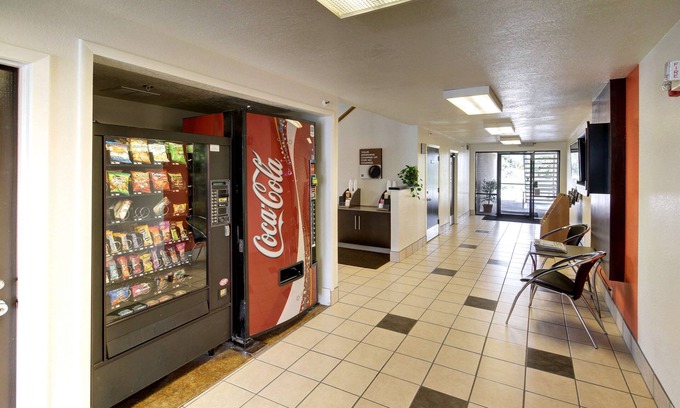 Riverdale Hotel | Motel 6 Ogden, UT - Riverdale