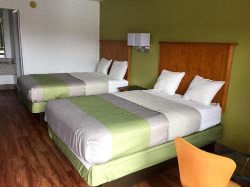 Parkersburg Hotel | Motel 6-Parkersburg, WV