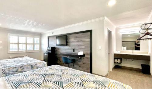 El Rancho Hotel | Motel 6 Pico Rivera - Los Angeles, CA