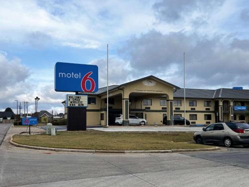 Prattville Hotel | Motel 6 Prattville AL
