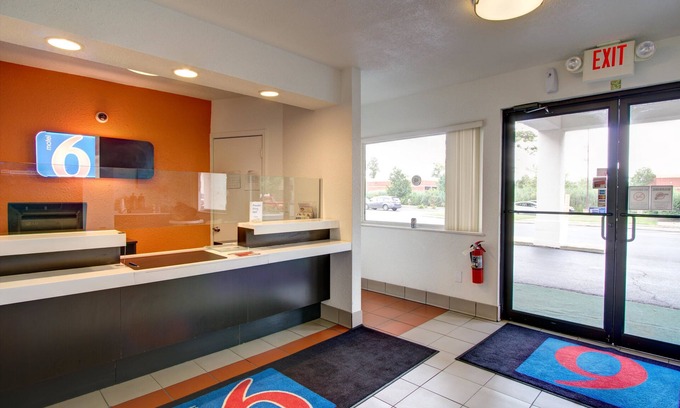 Richfield Hotel | Motel 6 Richfield, OH