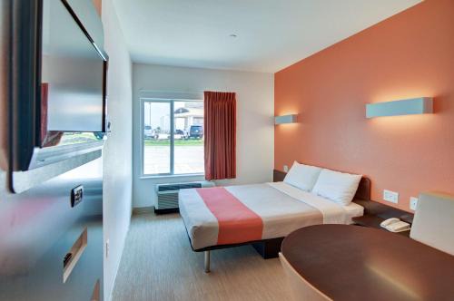 Roanoke Hotel | Motel 6-Roanoke, TX - Northlake - Speedway
