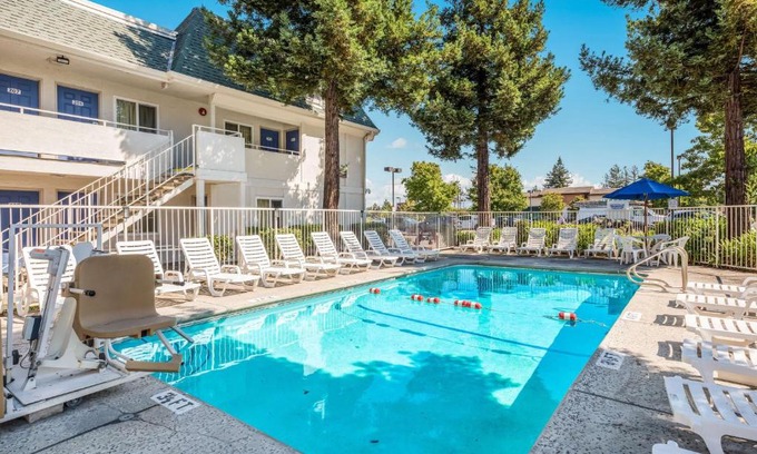 Rohnert Park Hotel | Motel 6-Rohnert Park, CA