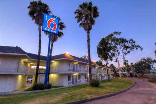 Clairemont Hotel | Motel 6-San Diego, CA - North