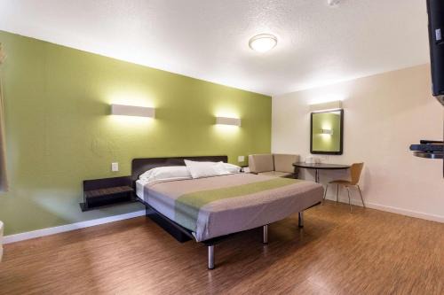 San Rafael Hotel | Motel 6 San Rafael
