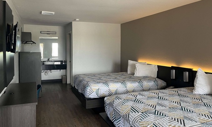 Seguin Hotel | Motel 6 Seguin, TX