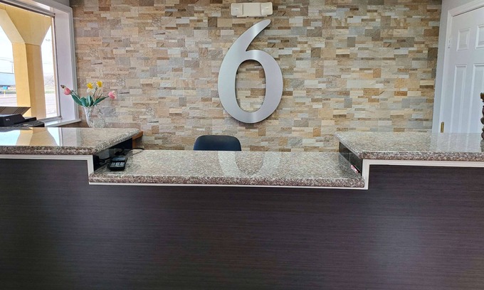 Shamrock Hotel | Motel 6 Shamrock, TX