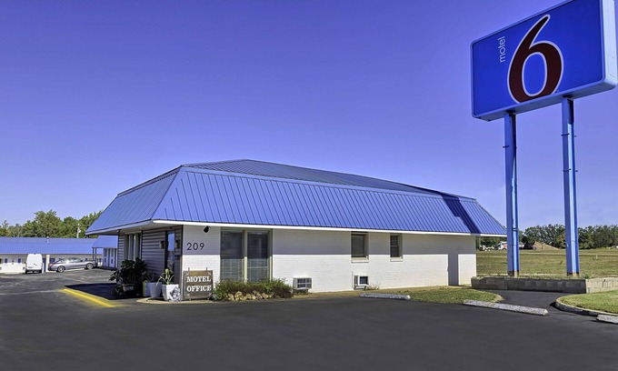 Sullivan Hotel | Motel 6 Sullivan, MO
