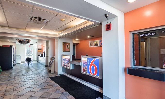 Terrell Hotel | Motel 6 Terrell, TX