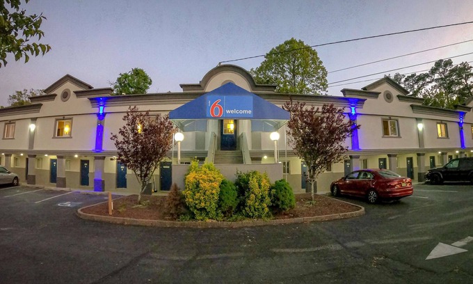 Point Pleasant - Toms River Hotel | Motel 6 Toms River, NJ - Near Seaside Heights