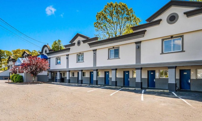 Point Pleasant - Toms River Hotel | Motel 6-Toms River, NJ