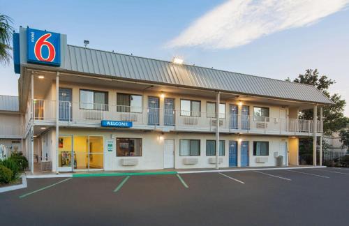 Woodland Hotel | Motel 6-Woodland, CA Sacramento Airport