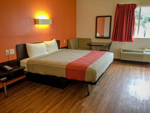 Woodway Hotel | Motel 6-Woodway, TX