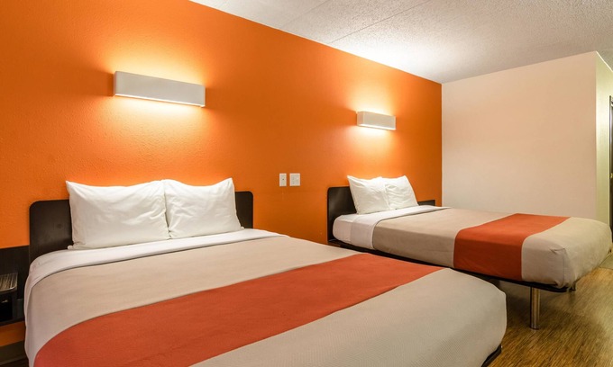 York Hotel | Motel 6 York, NE