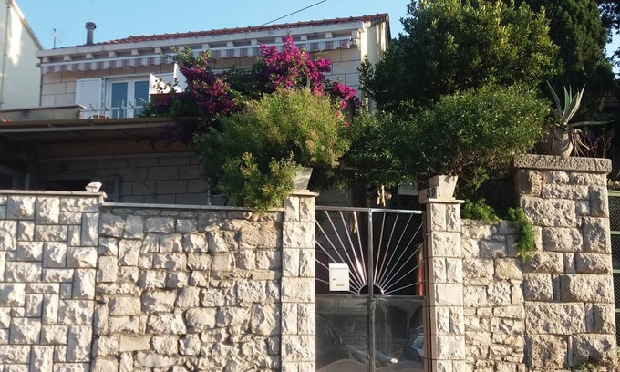 Cove Tri Zala (Zrnovo) House | Motel ∙ 8 guests