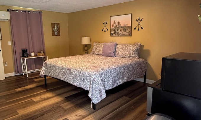 Gilbertsville Hotel | Motel at KY Lake. The Native Dessert