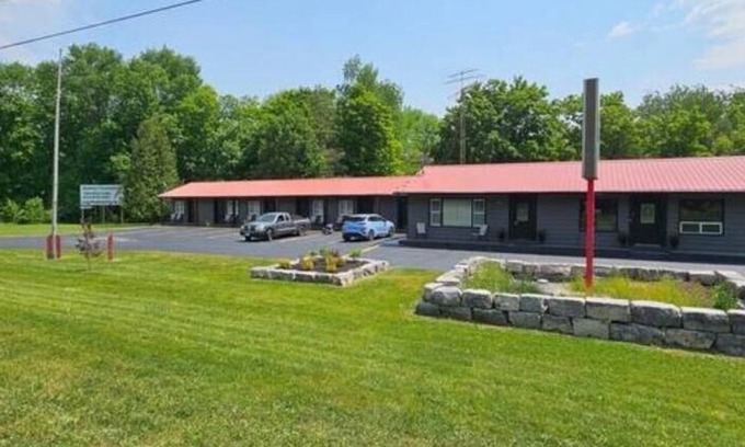 Madoc Hotel | Motel for Reunions, Weddings and Corporate Events