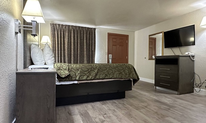 Munds Park Hotel | Motel In The Pines