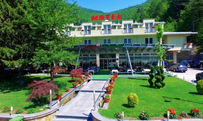Trn Hotel | Motel Maksumić