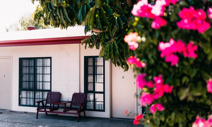 Port Augusta West Hotel | Motel Poinsettia