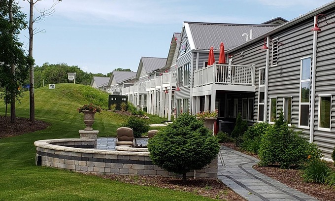Elkhart Lake Villa | Motorsport Villa - 3 minute drive to Road America & 15 to Whistling Straits.