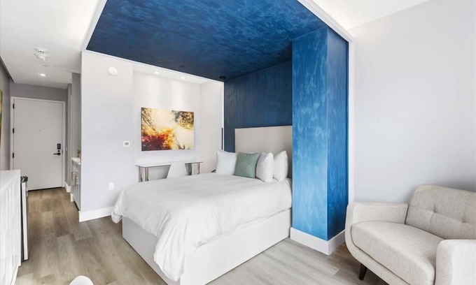 Mott Haven Hotel | Mott Haven Queen Suite | Gym | Kitchenette