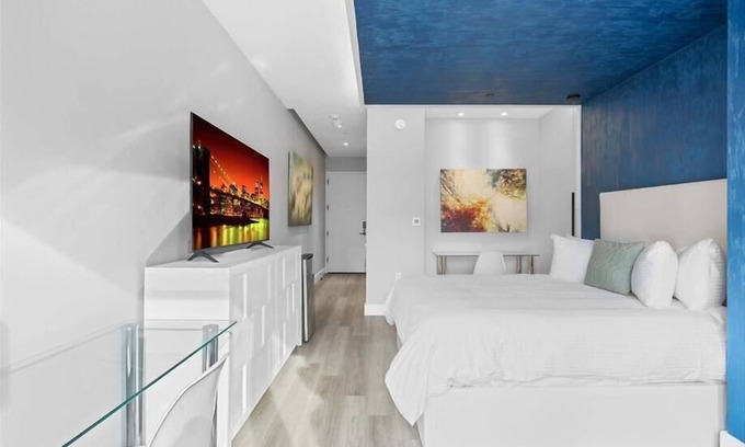 Port Morris Hotel | Mott Haven Studio Q BR | Linens/Towels | near NYC