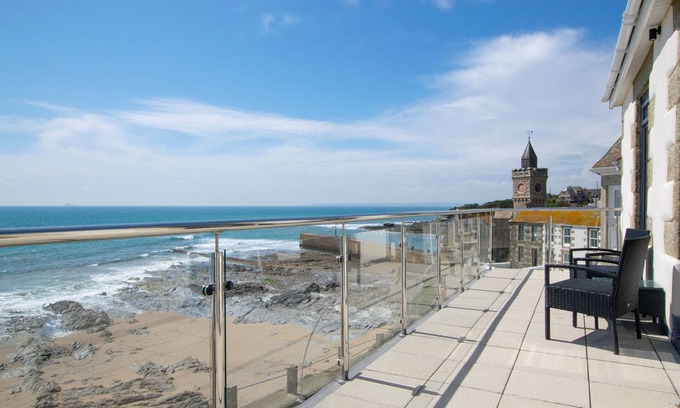 Porthleven House | Mott House - Three Bedroom House, Sleeps 6