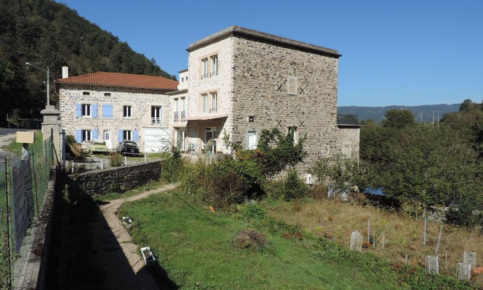 Saint-Vincent House | Moulin de la ribeyre gîte for 15 people 17 kms from puy en velay