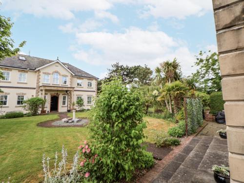 Meliden House | Mount House