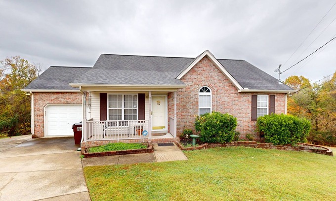 Mount Juliet House | Mount Juliet Home on 1 Acre | Private Outdoor Space | 30 Minutes to Nashville