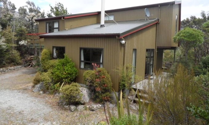 St. Arnaud House | Mount View, St Arnaud
