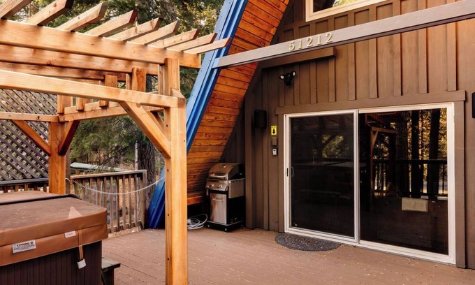 Pla-Vada Woodlands Cabin | Mountain a-frame cabin - hot tub - ski resorts