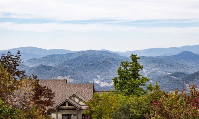 Mountain Air Condo | Mountain Air ~ Burnsville, NC ~ A Mountain Top Villa With Spectacular Views